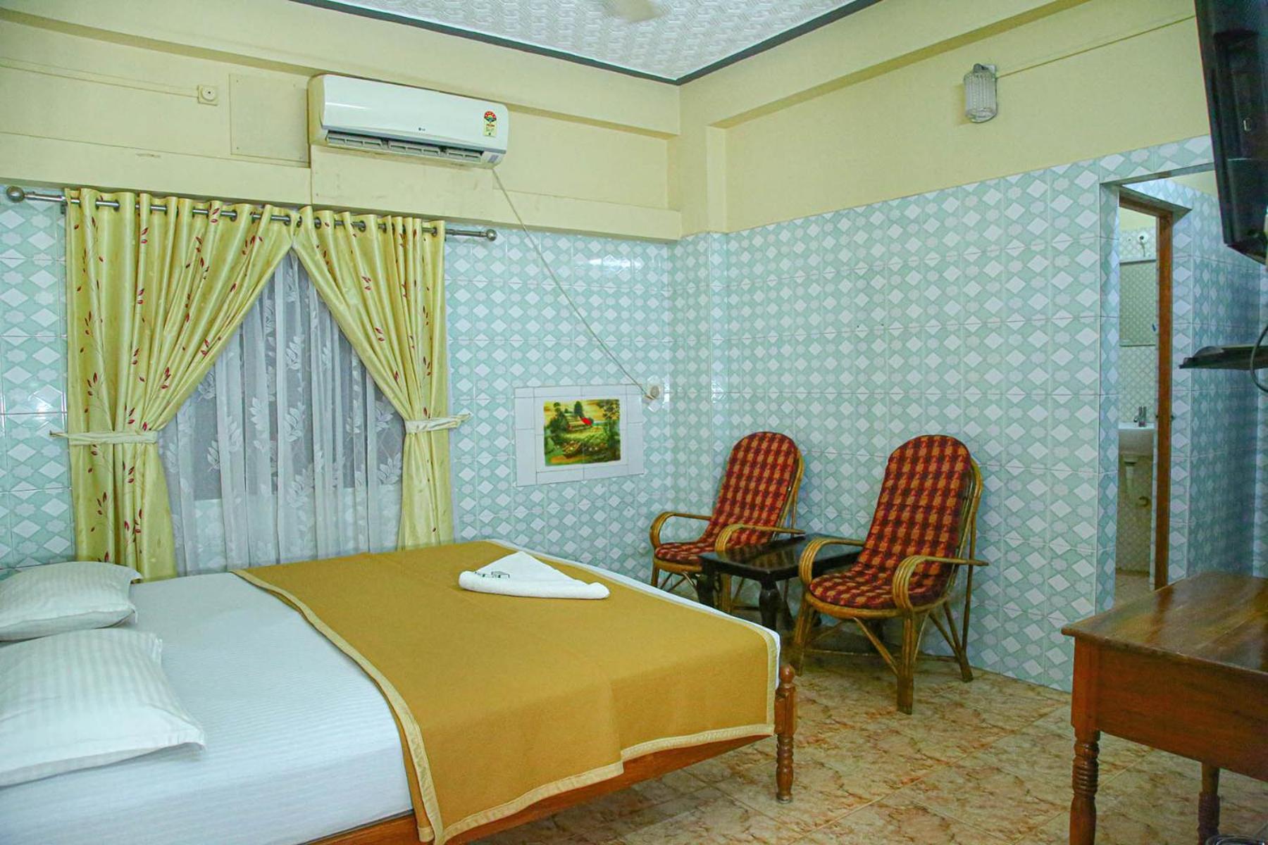 Lake Palace Family Resort Кумараком Экстерьер фото
