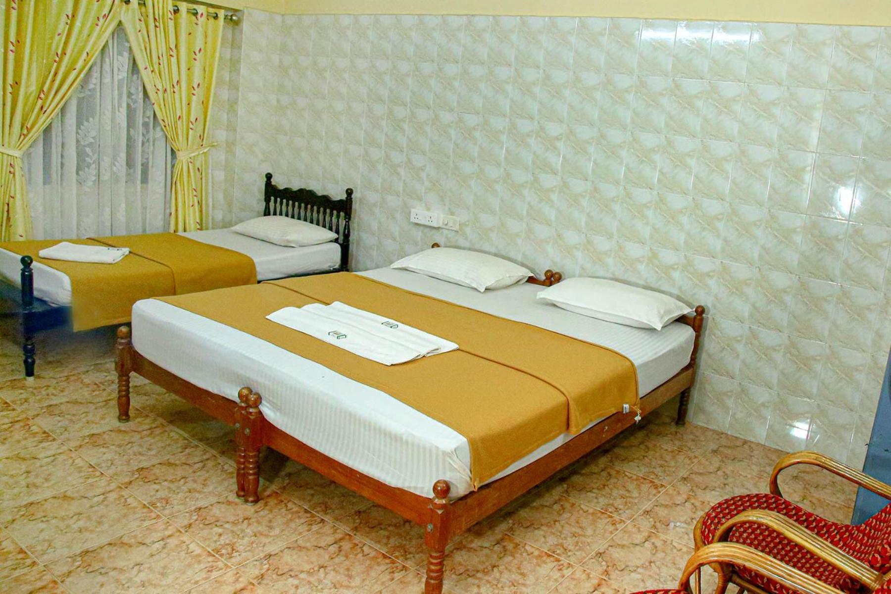 Lake Palace Family Resort Кумараком Экстерьер фото